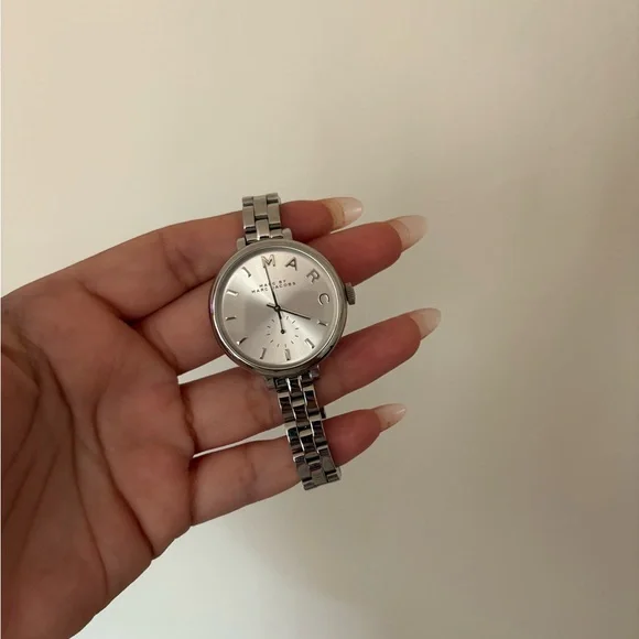 Marc Jacobs | Accessories | Marc Jacobs Metallic Silver  display picture 1